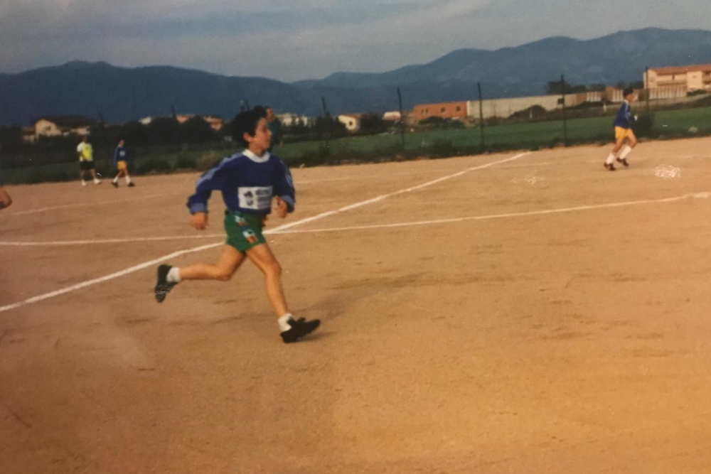 Carlo durante una partita di calcio